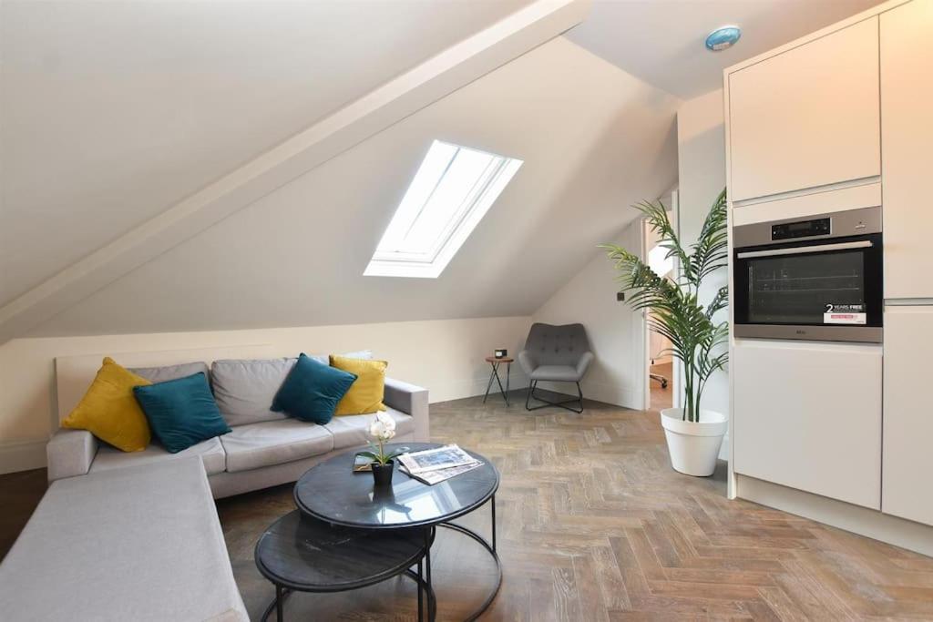 Vive Sea View Getaway Apartment Hastings Exterior photo